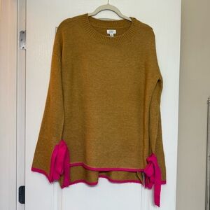 NWOT Crown & Ivy Tan and Pink Medium Crew Neck Sweater